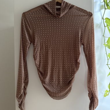 Haut à paillettes