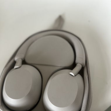 Sony xh-1000 xm5 new 99%