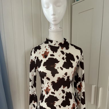 Brown cow top