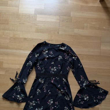 MISSGUIDED kurzes Kleid 