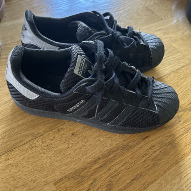 adidas Superstar Sneaker, schwarz