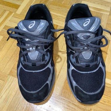 Asics NYC noire et grise