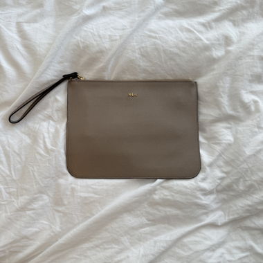 Clutch RLL color taupe con cinturino da polso
