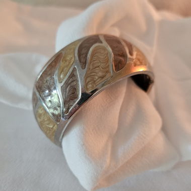 Gros bracelet manchette