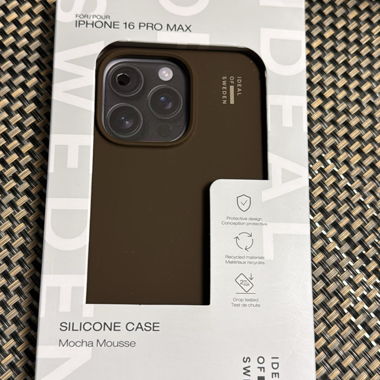 Phone pouch
