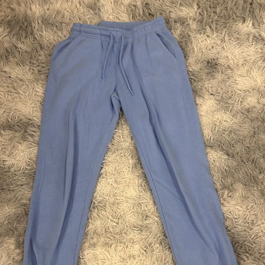 Blaue trainerhose