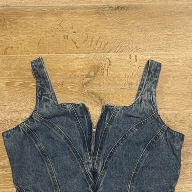 Jeans, crop corset top