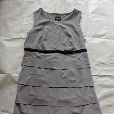 Élégante Robe Grise à Volants - Taille 48