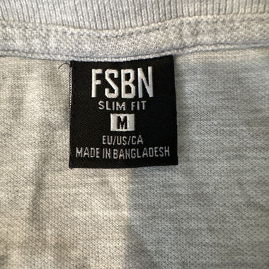 SLIM FIT T-shirt (size M)