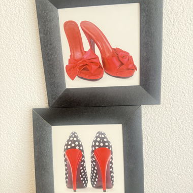 Rote Pumps mit Schleife