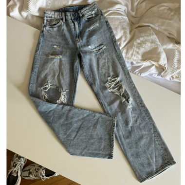 Loose Straight Leg Ripped Jeans