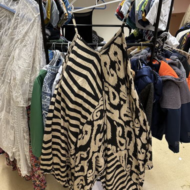 Robe à bretelles en mix de motifs