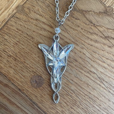 Collana con ciondolo argentato