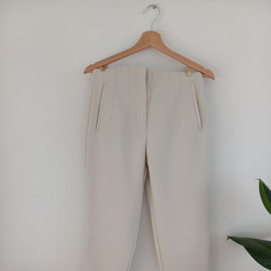 Beige Hose