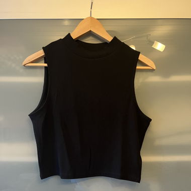 Schwarzes Top