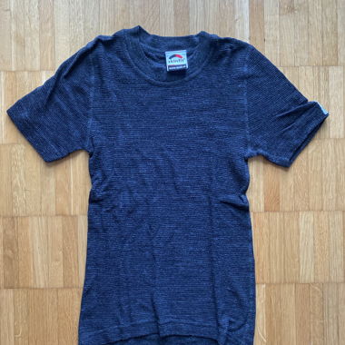Graues Skinfit Kurzarm-Shirt