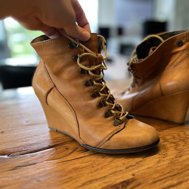 Bottes à semelle compensée
