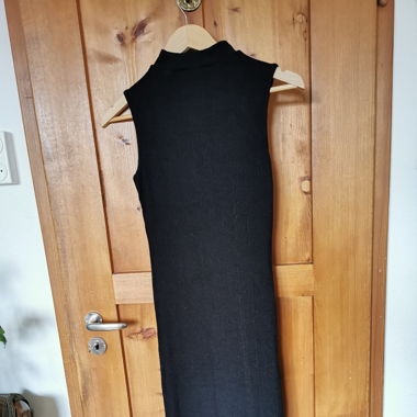 Kleid schwarz und anliegend