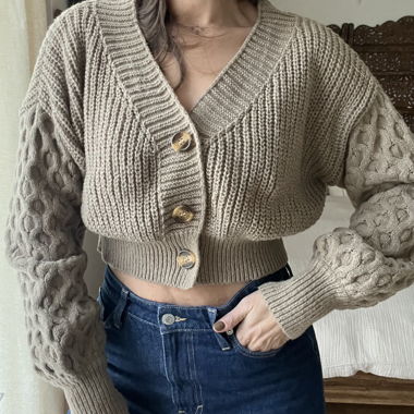 Cardigan corto in maglia con bottoni