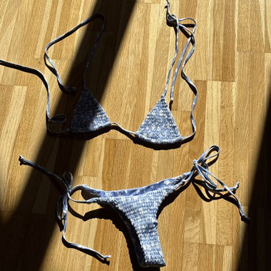 Blauer Bikini