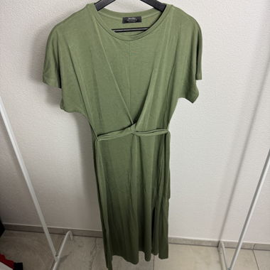 Robe T-shirt kaki Bershka