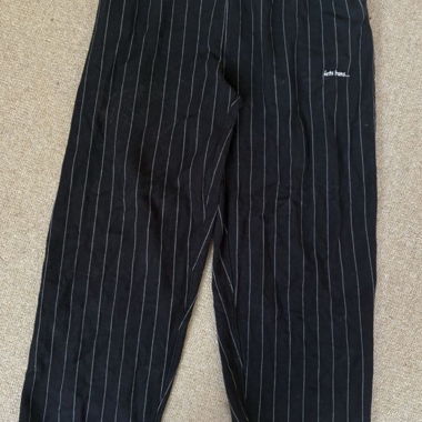 Iets frans… gestreifte Sweatpants Schwarz und Weiss