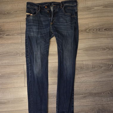 Jeans Diesel taille 34