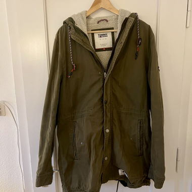 TOMMY JEANS Jacke