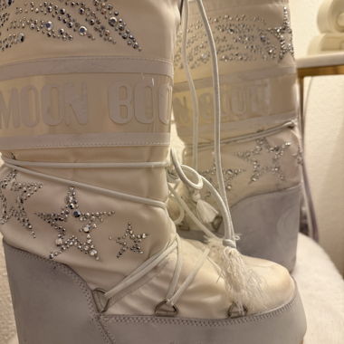 Moon Boots x Jet Set 