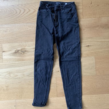 Jeans scuri