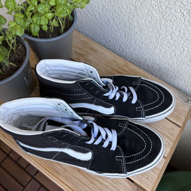 Vans 