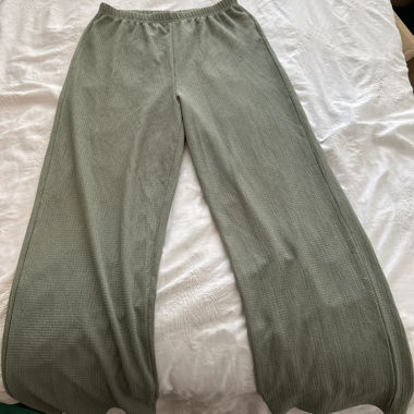 Grüne weite Hose