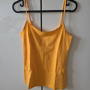 Top arancione con spalline sottili