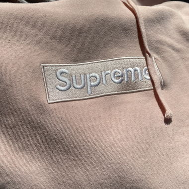 Supreme Pullover