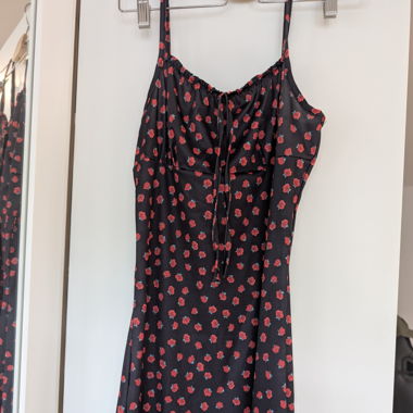 Maxi Kleid mit roten Rosen Grösse S