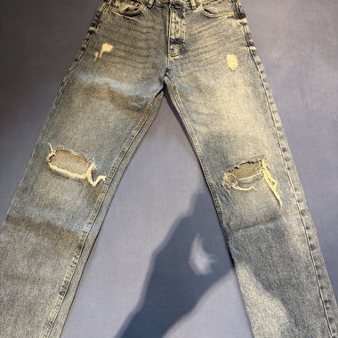 Destroyed Jeans