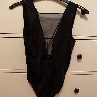 Schwarzer Mesh-Body