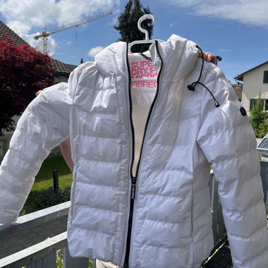 Giacca imbottita Superdry bianca con cappuccio