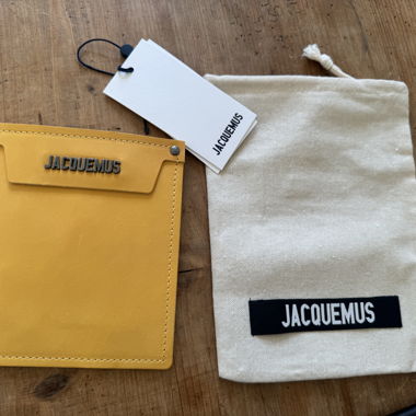 Gelbe Jacquemus-Pouch