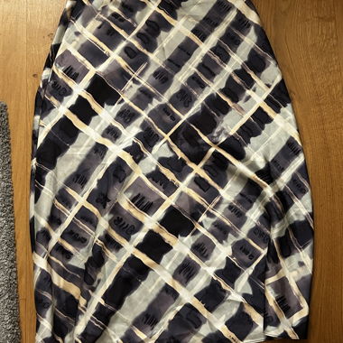 H&M Satin Maxi-Rock mit abstraktem Print 34