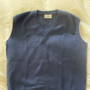 V-neck blue