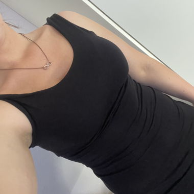 Schwarzes langes Kleid mit Seitenschlitz 
