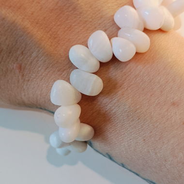 Bracelet en perles de manganocalcite blanche