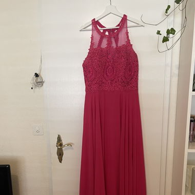 Abendkleid nur einmal getragen
