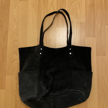 Borsa nera in camoscio