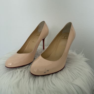 Christian Louboutin Nude Pumps