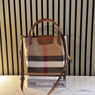 HANDBAG HOUSE CHECK PATTERN SMALL NEW 