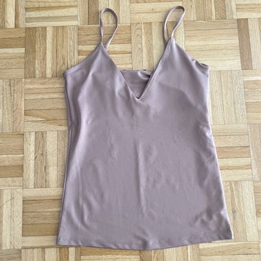 Top effetto seta con spalline sottili