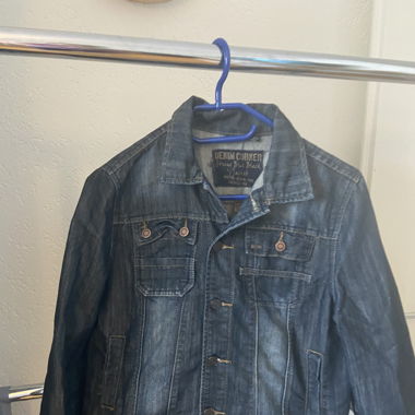 Jeansjacke für 12-jährige Kinder. Denim
