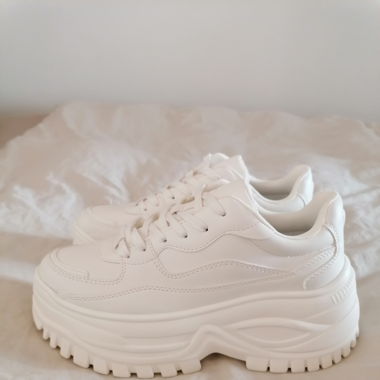 Plateau Sneakers weiss neu
